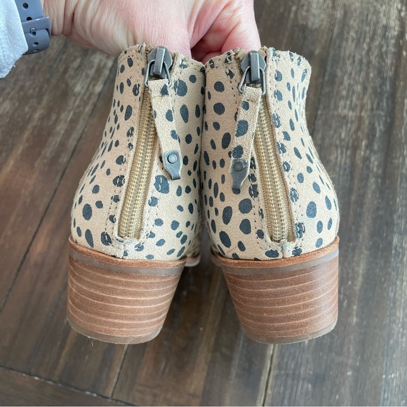 Dolce Vita Suede Cheetah Print Almond Toe Booties Women’s Size 8.5 - Picture 3 of 7